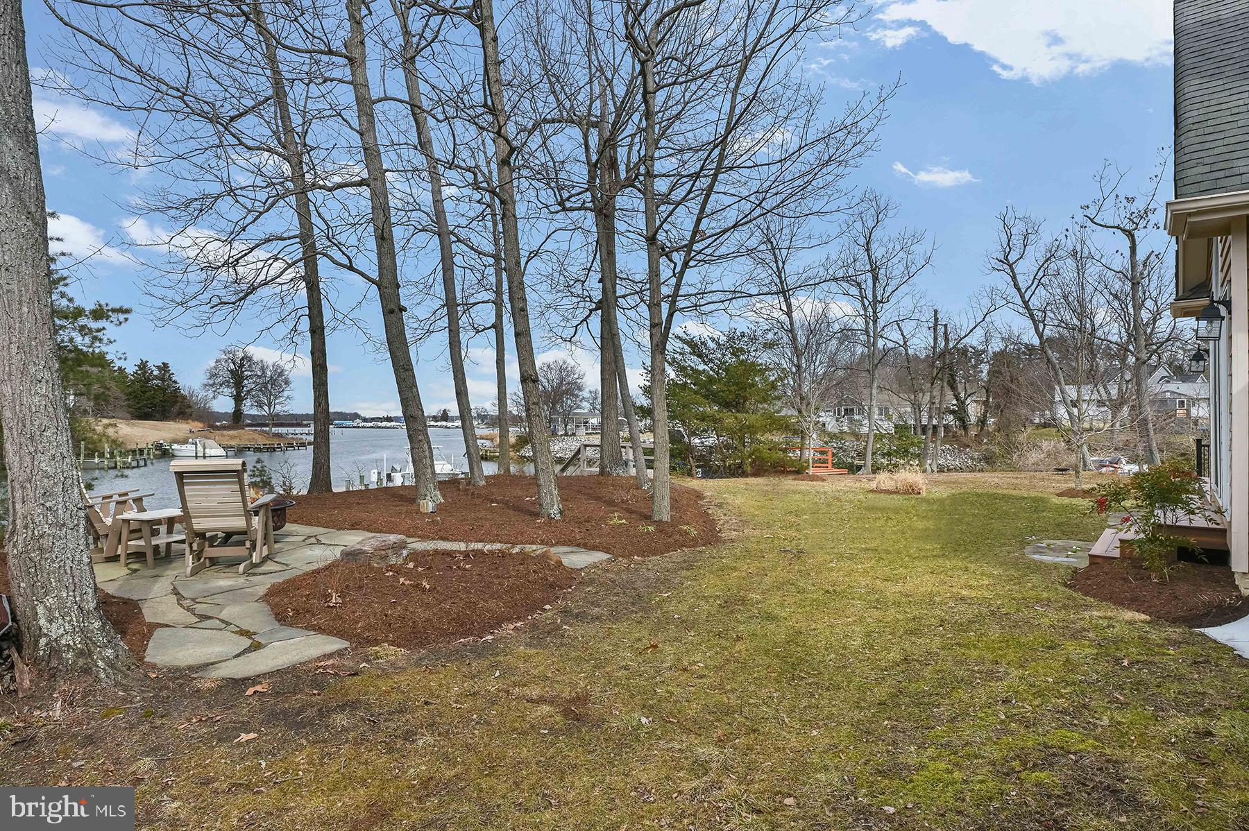 3922 Cove Road Edgewater, MD 21037 - Photo 44 of 47 Really nice yard