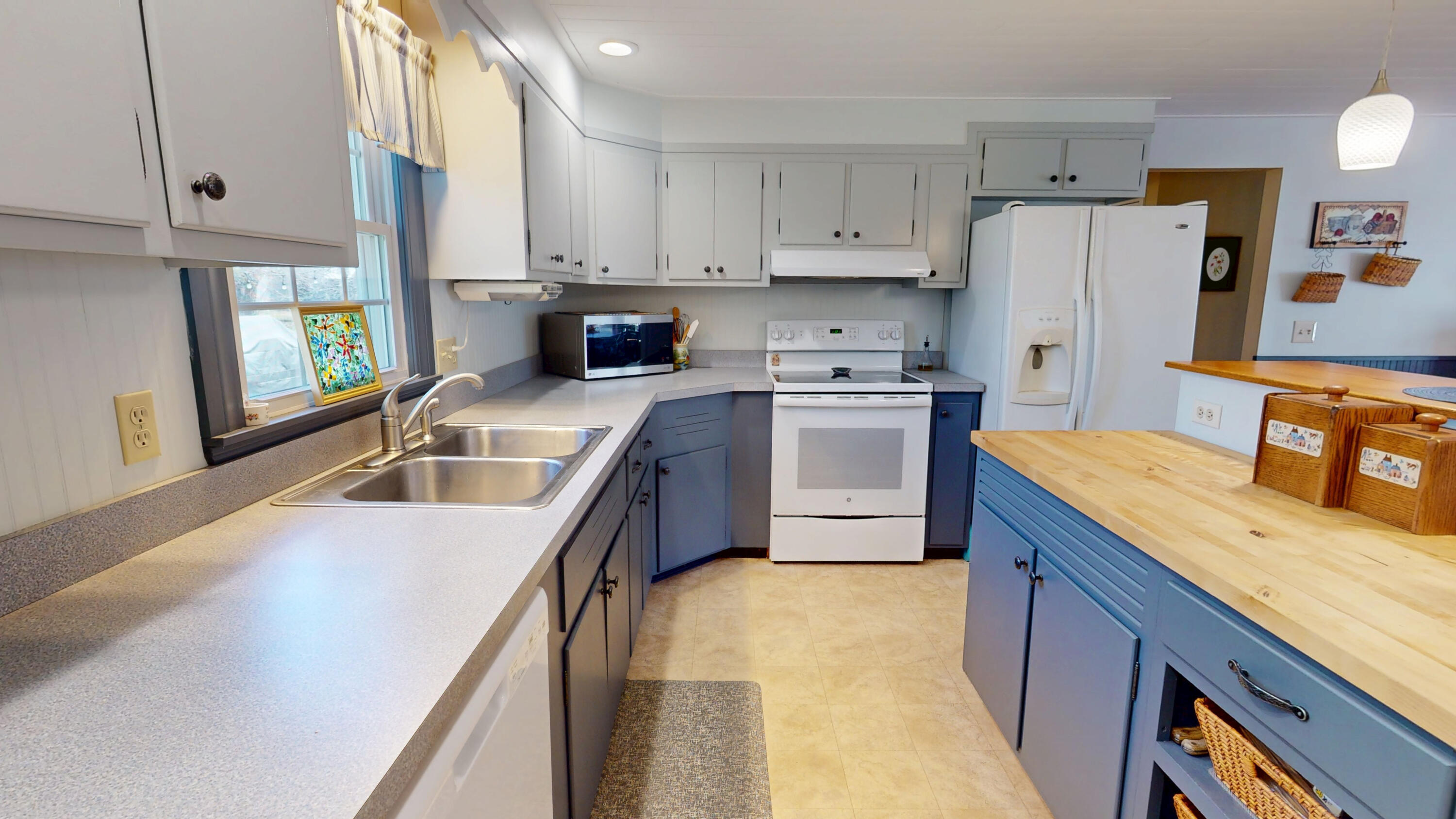 18 Sunset Drive Orono, ME 04473 - Photo 11 of 49 11