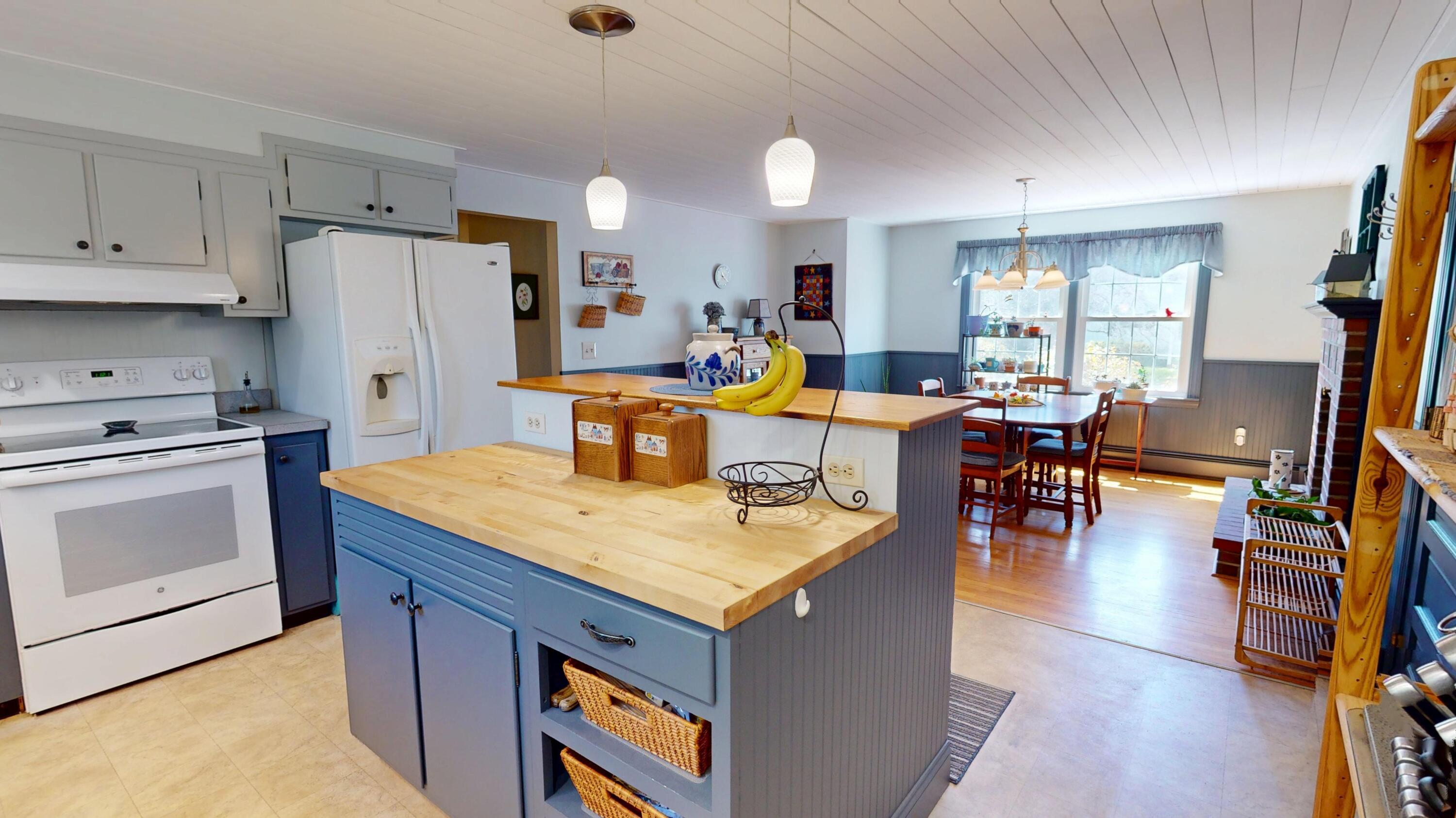 18 Sunset Drive Orono, ME 04473 - Photo 6 of 49 6