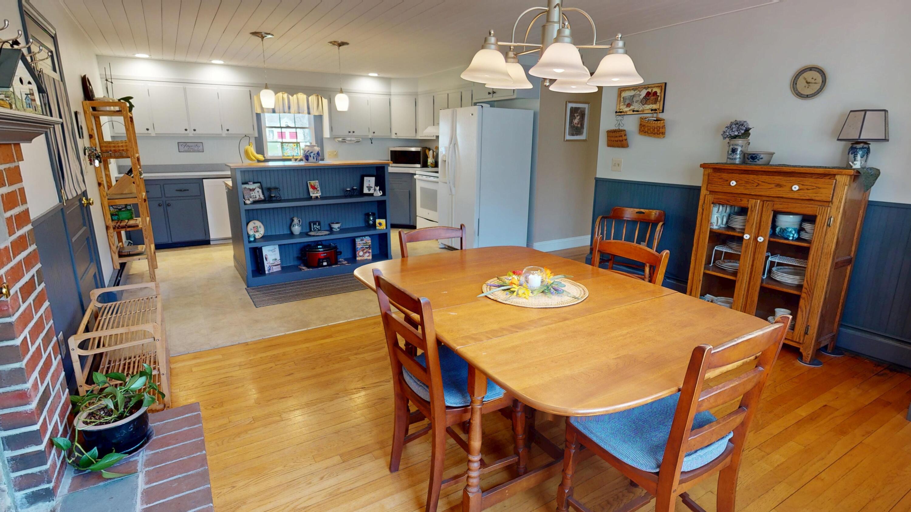 18 Sunset Drive Orono, ME 04473 - Photo 10 of 49 10