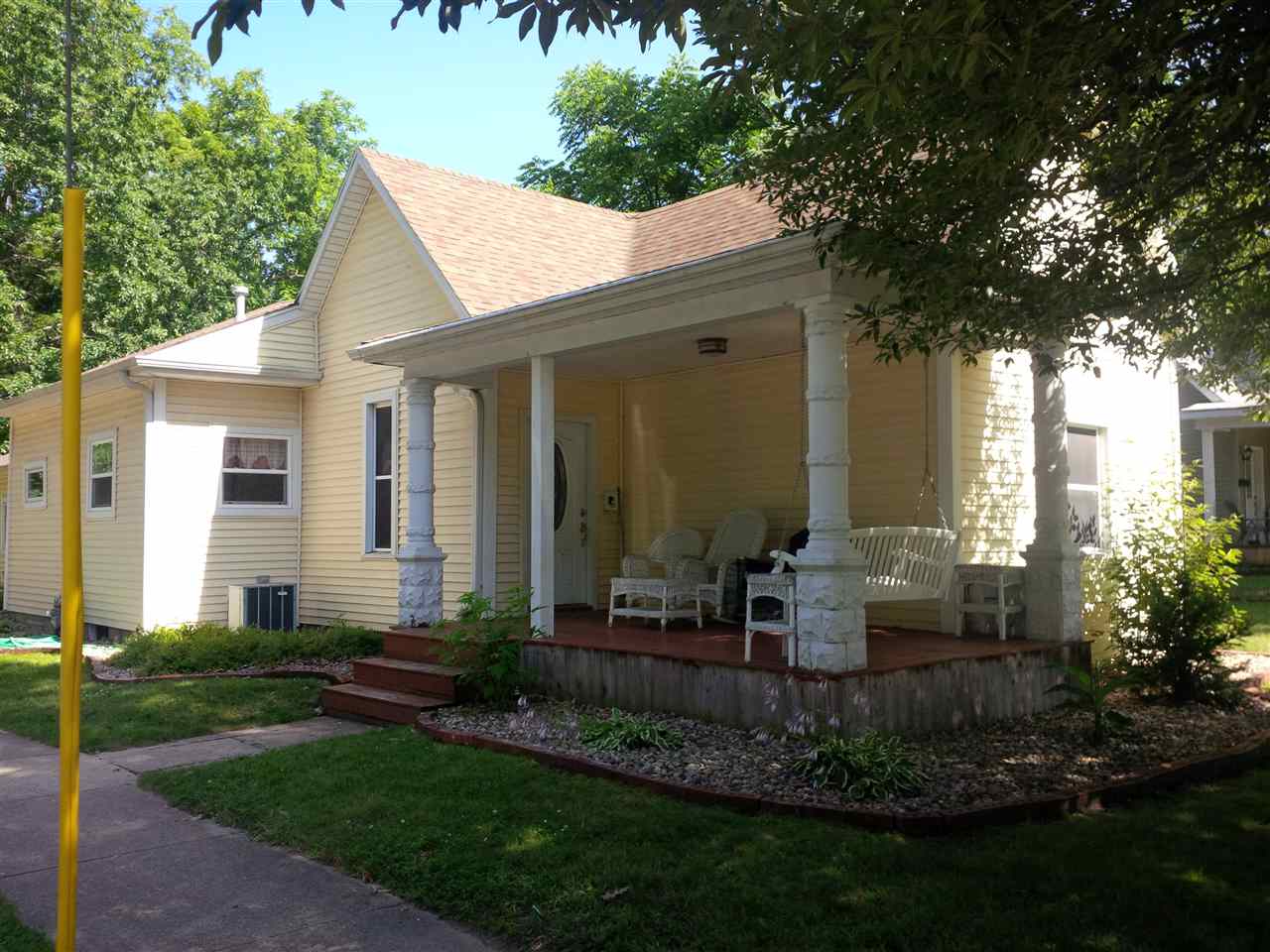 1201 Monroe Street Rochester, IN 46975 - Photo 1 of 13