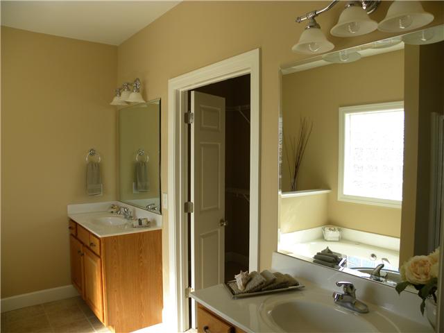 407 Conquest Road Murfreesboro, TN 37128 - Photo 10 of 20 Wonderful separate vanities and a HUGE walk-in closet