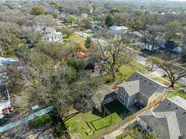$299,900 | 303 Craig Street, Hillsboro, TX 76645