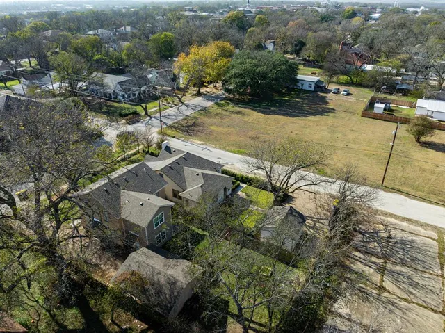 $299,900 | 303 Craig Street, Hillsboro, TX 76645