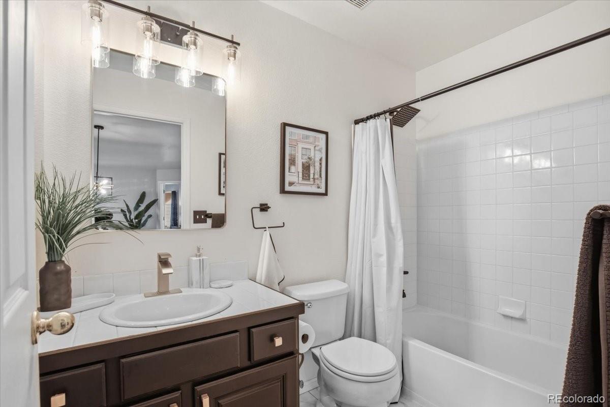 10330 Lions Path Lone Tree, CO 80124 - Photo 20 of 47