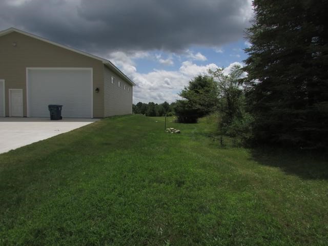 454 Highlanders Way Gladwin, MI 48624 - Photo 9 of 17