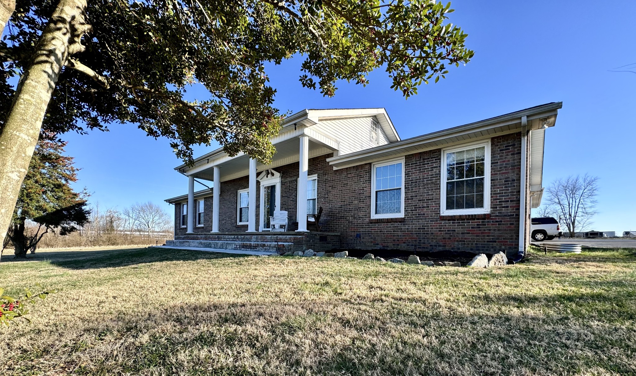802 Days Road Lafayette, TN 37083 - Photo 1 of 25 a house view with a garden space