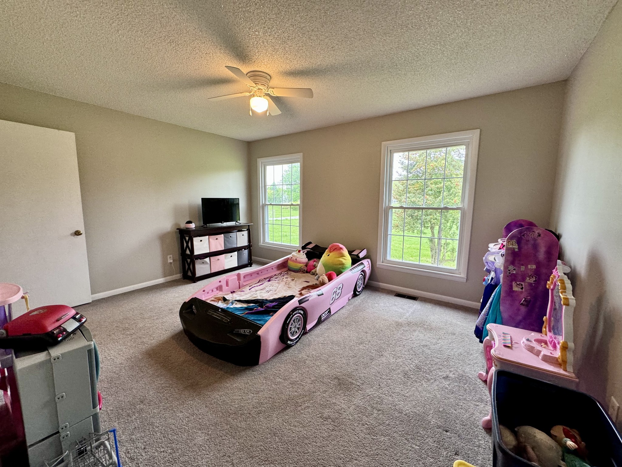 802 Days Road Lafayette, TN 37083 - Photo 15 of 25 a bed room with a bed and a window