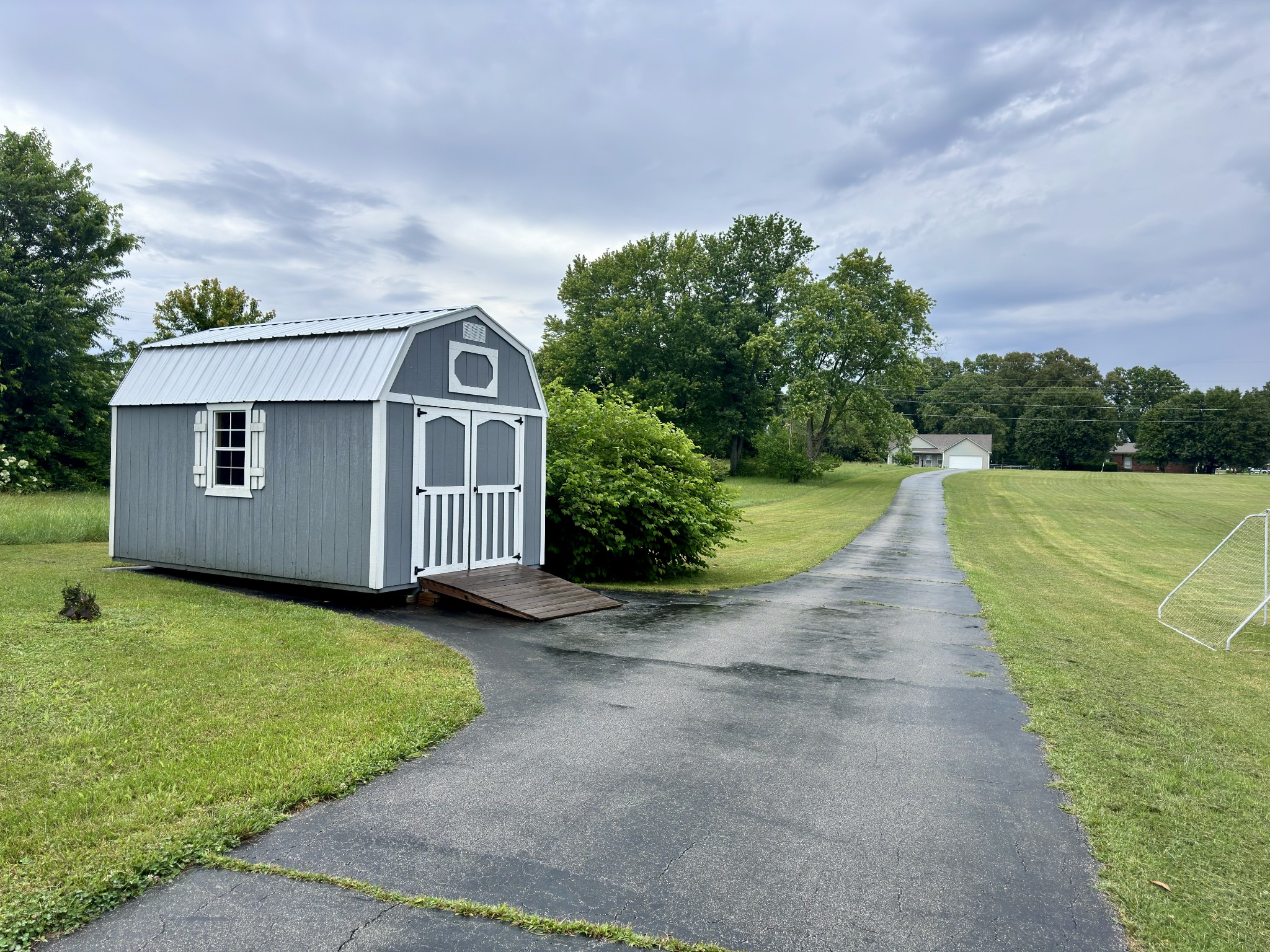 802 Days Road Lafayette, TN 37083 - Photo 23 of 25 a view of a back yard of the house