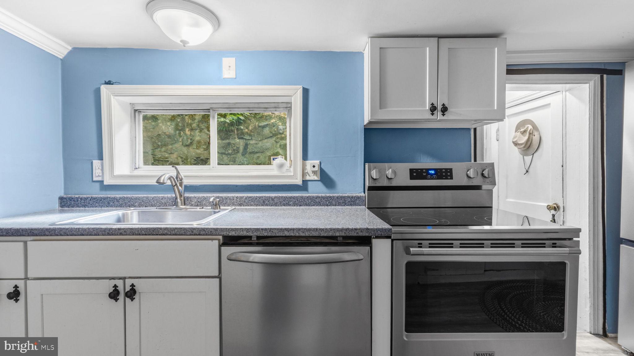 5025 Wetheredsville Road Baltimore, MD 21207 - Photo 15 of 58