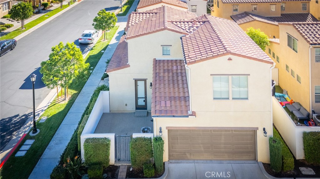 20278 Pienza Lane Porter Ranch, CA 91326 - Photo 3 of 28 Gallery Image 3