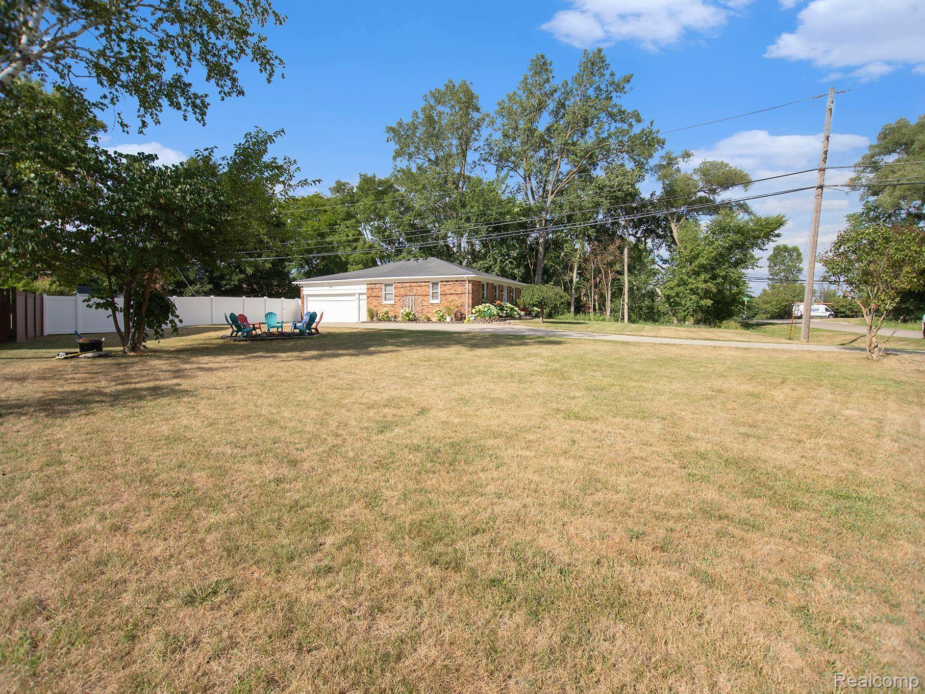 240 Maplehill Road Rochester, MI 48306 - Photo 32 of 35 Gallery Image 32