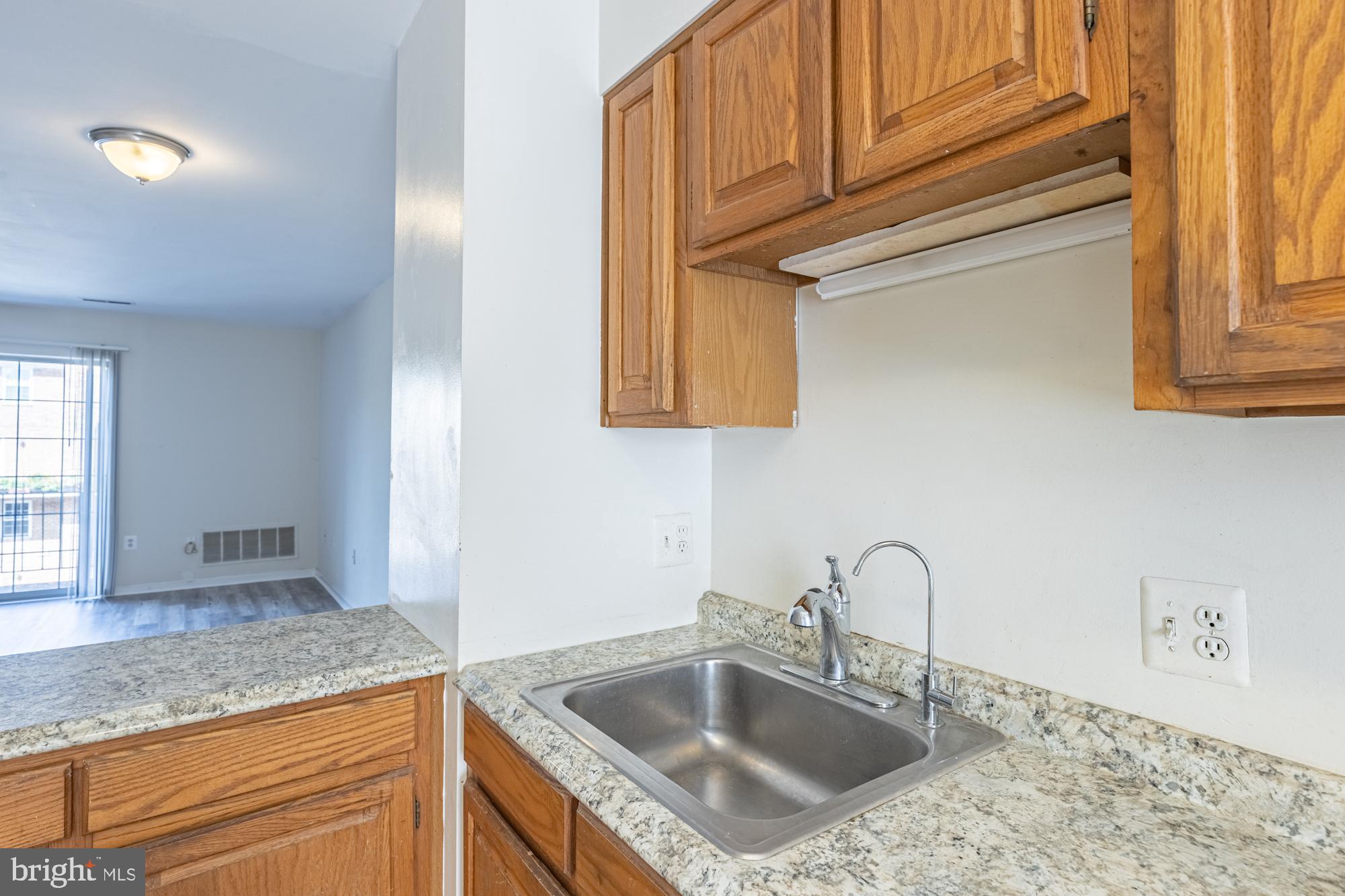 929 South Rolfe Street, Unit 2 Arlington, VA 22204 - Photo 9 of 25