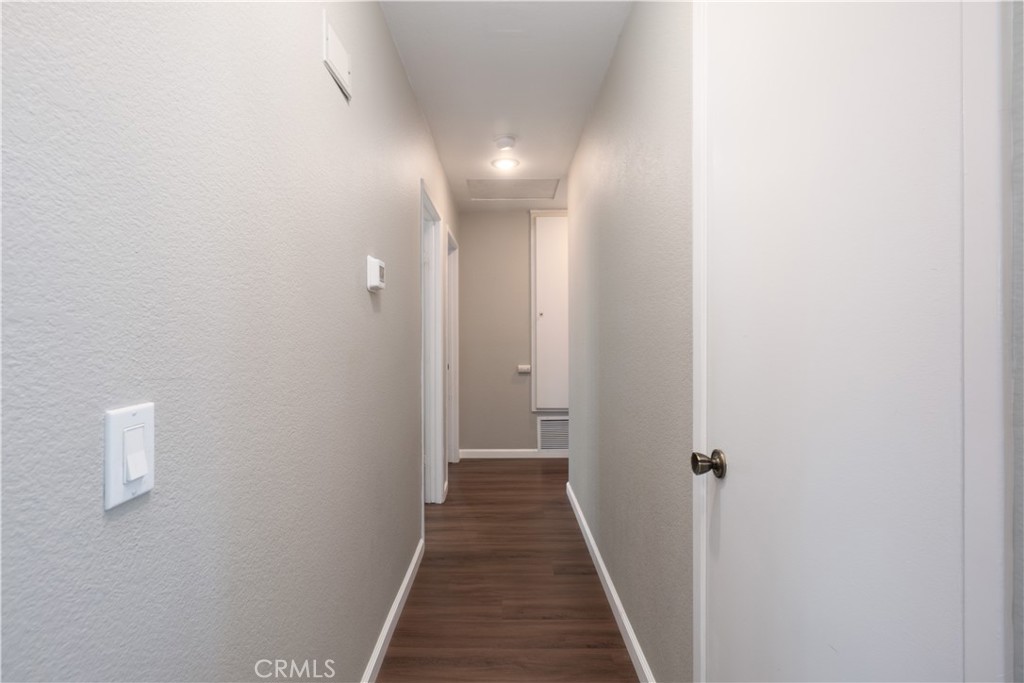 7255 Parkside Place Rancho Cucamonga, CA 91701 - Photo 10 of 33 Hallway