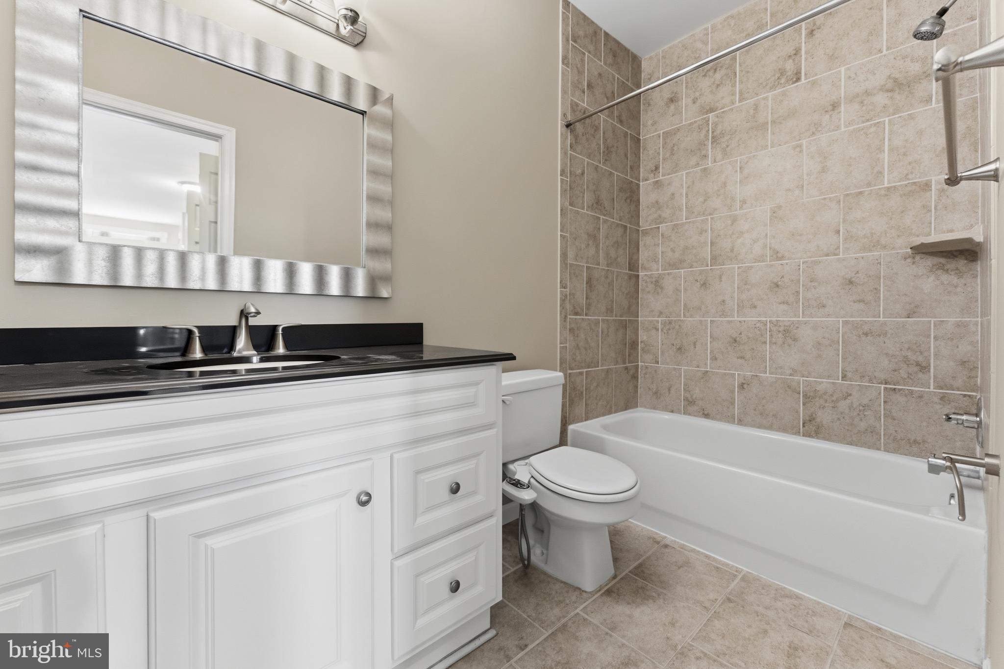 11 R Street Northwest, Unit 1 Washington, DC 20001 - Photo 20 of 32 Primary Bath