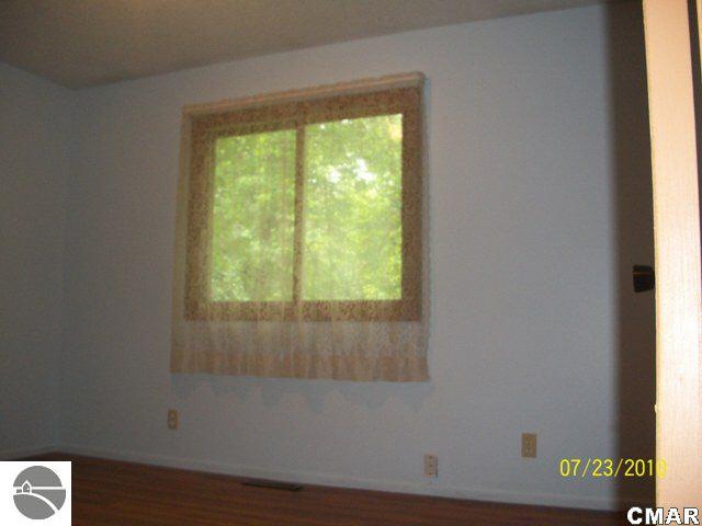 7815 East Baseline Road Mount Pleasant, MI 48858 - Photo 8 of 14 1770717-7.JPG