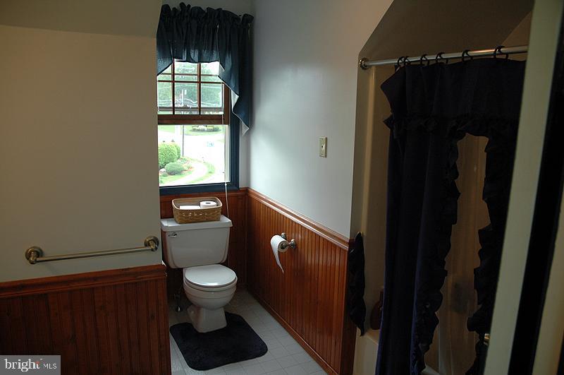427 Cardinal Road Lititz, PA 17543 - Photo 8 of 11