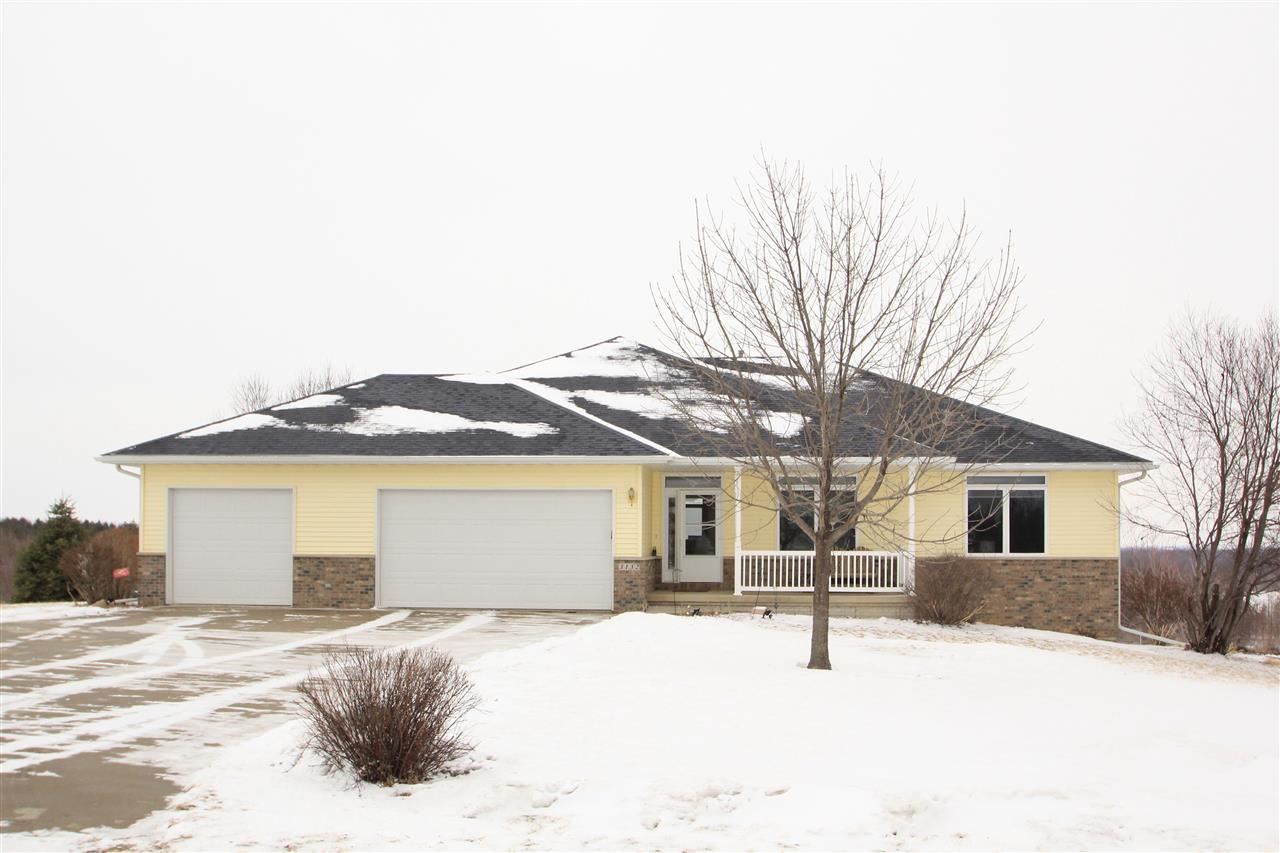 3132 East View Circle Drive Riverside, IA 52327 - Photo 1 of 25 Gallery Image 1