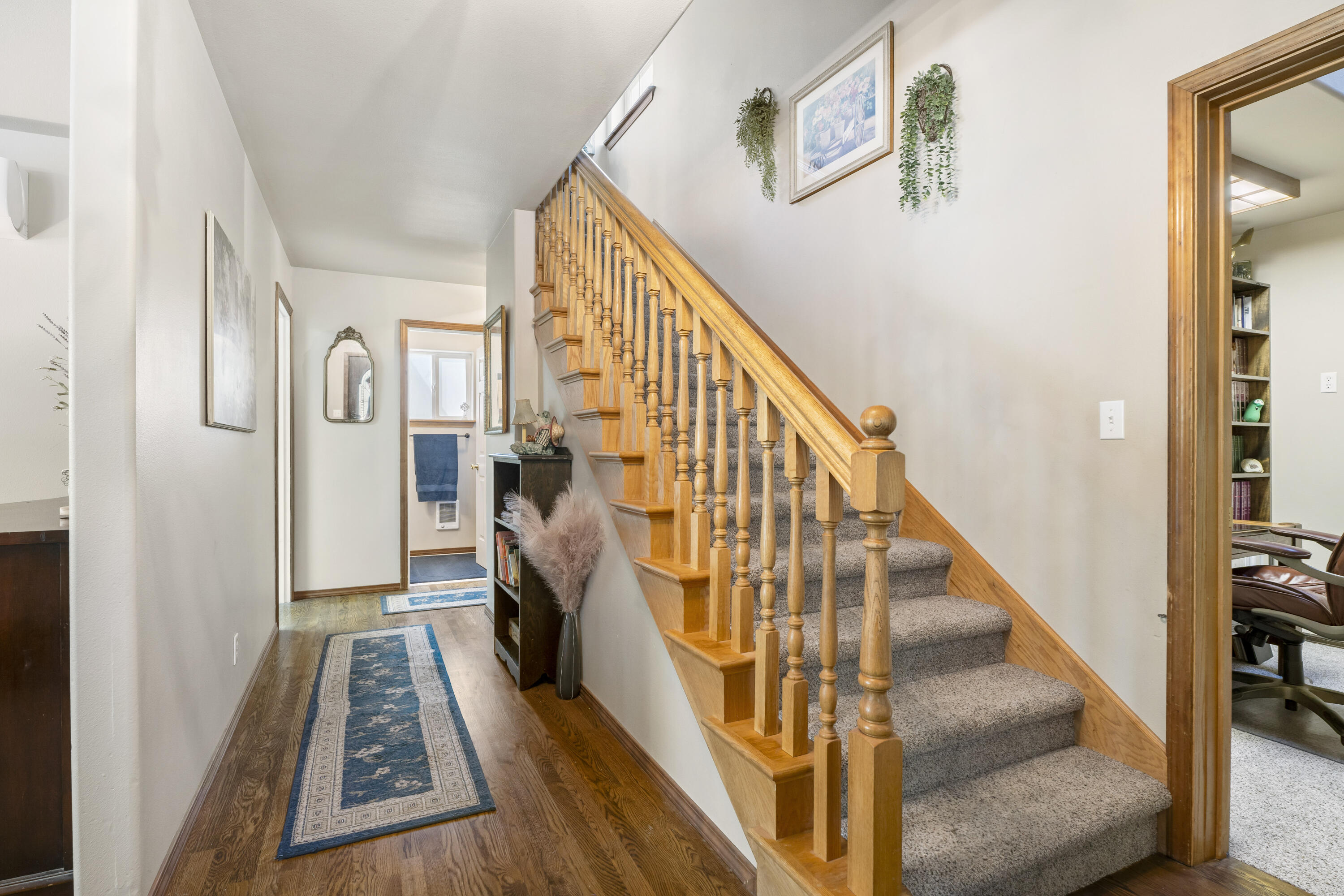51445 Ash Road La Pine, OR 97739 - Photo 9 of 50 05-Stairs