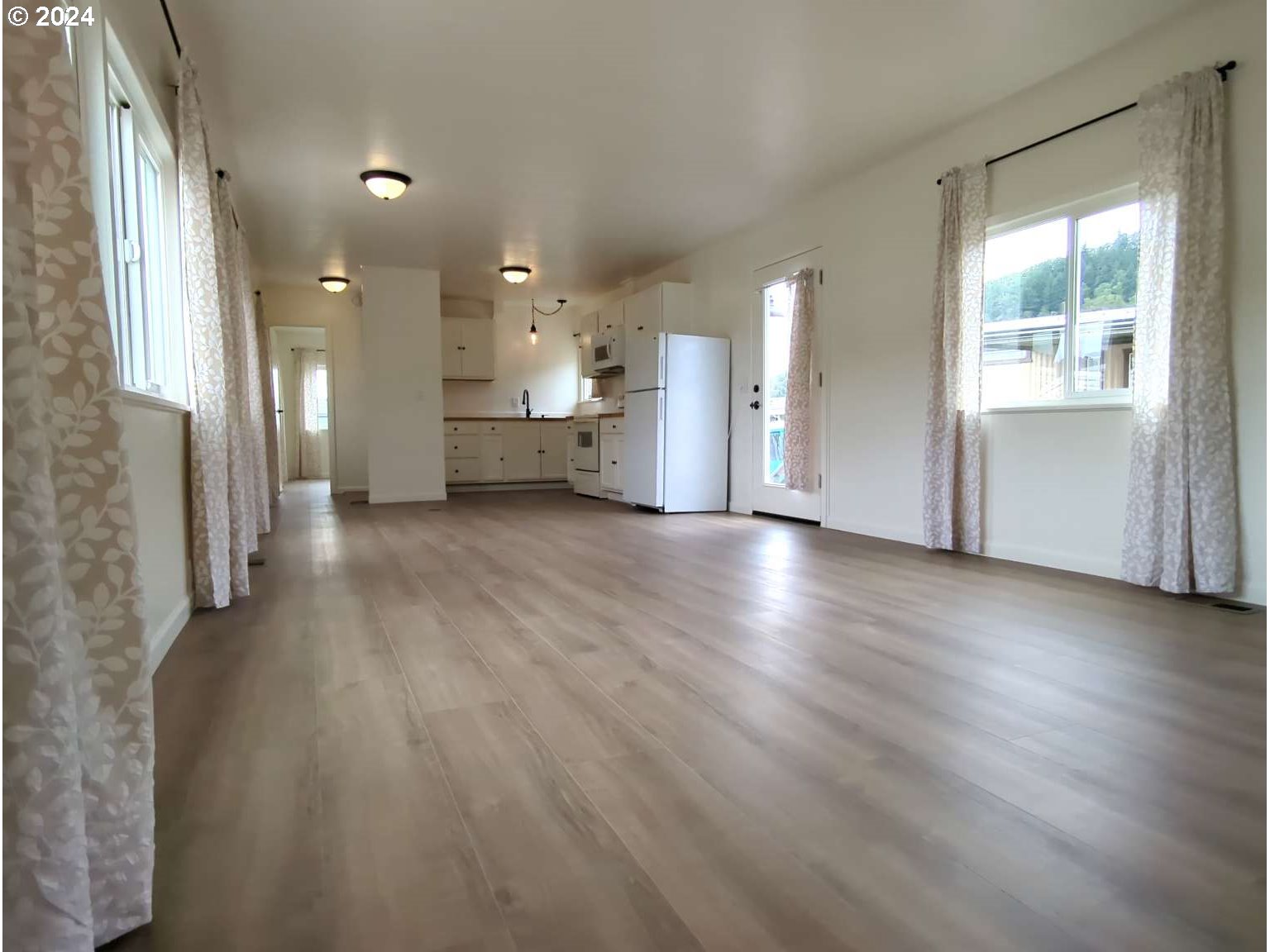 307 Shadow Ranch Lane Roseburg, OR 97470 - Photo 3 of 8 Gallery Image 3