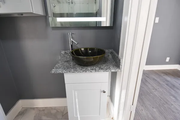 $1,300 | 807 7th Street, Unit 2, Galveston, TX 77550