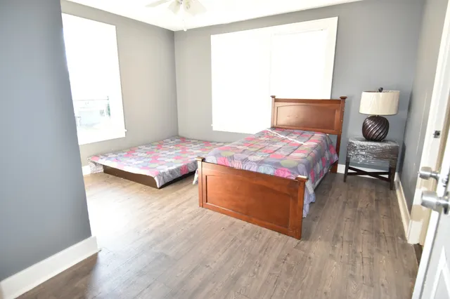 $1,300 | 807 7th Street, Unit 2, Galveston, TX 77550