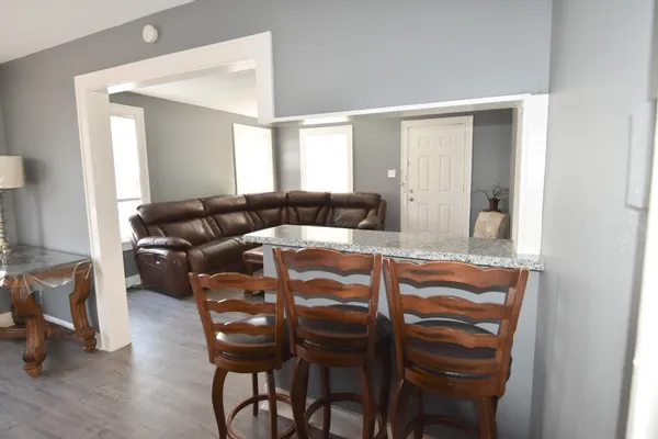 $1,300 | 807 7th Street, Unit 2, Galveston, TX 77550