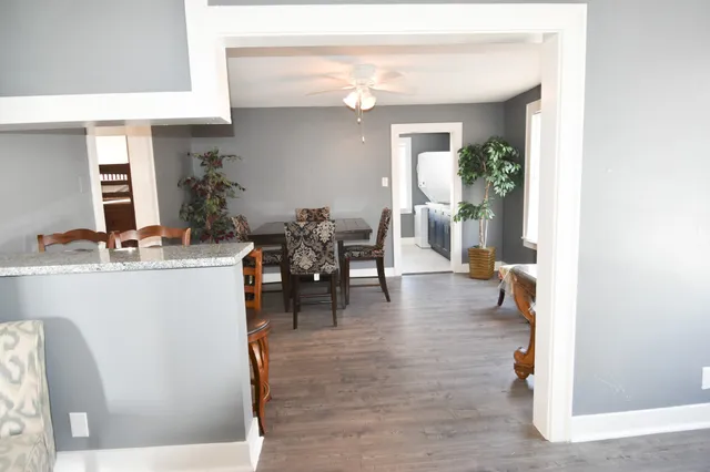 $1,300 | 807 7th Street, Unit 2, Galveston, TX 77550