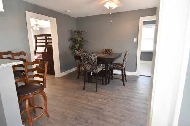 $1,300 | 807 7th Street, Unit 2, Galveston, TX 77550