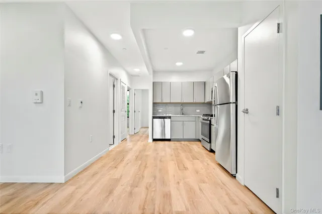 $235,800 | 1731 Lacombe Avenue, Unit 3A | Soundview