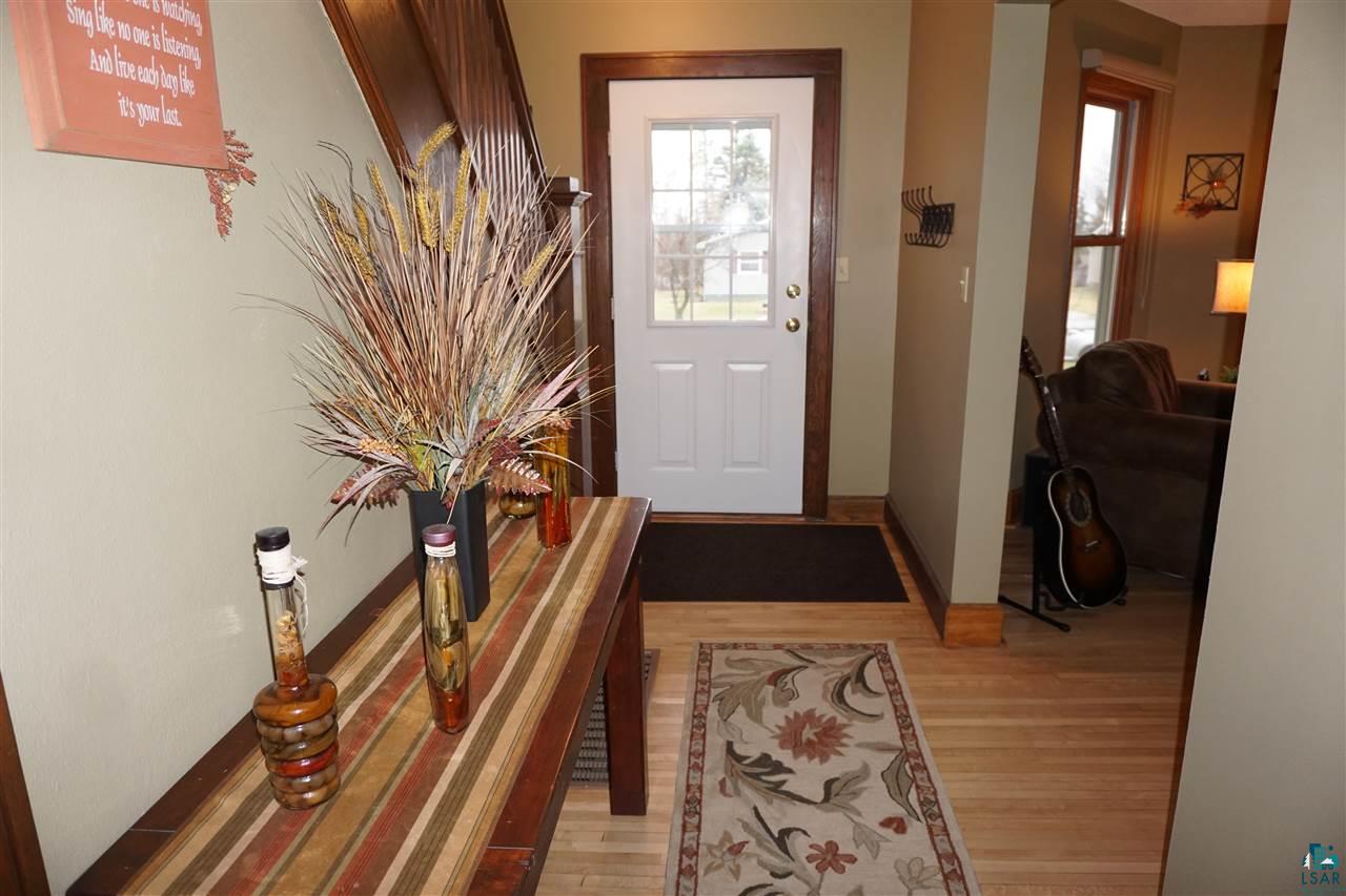 4601 Oneida Street Duluth, MN 55804 - Photo 12 of 21 Front Entry
