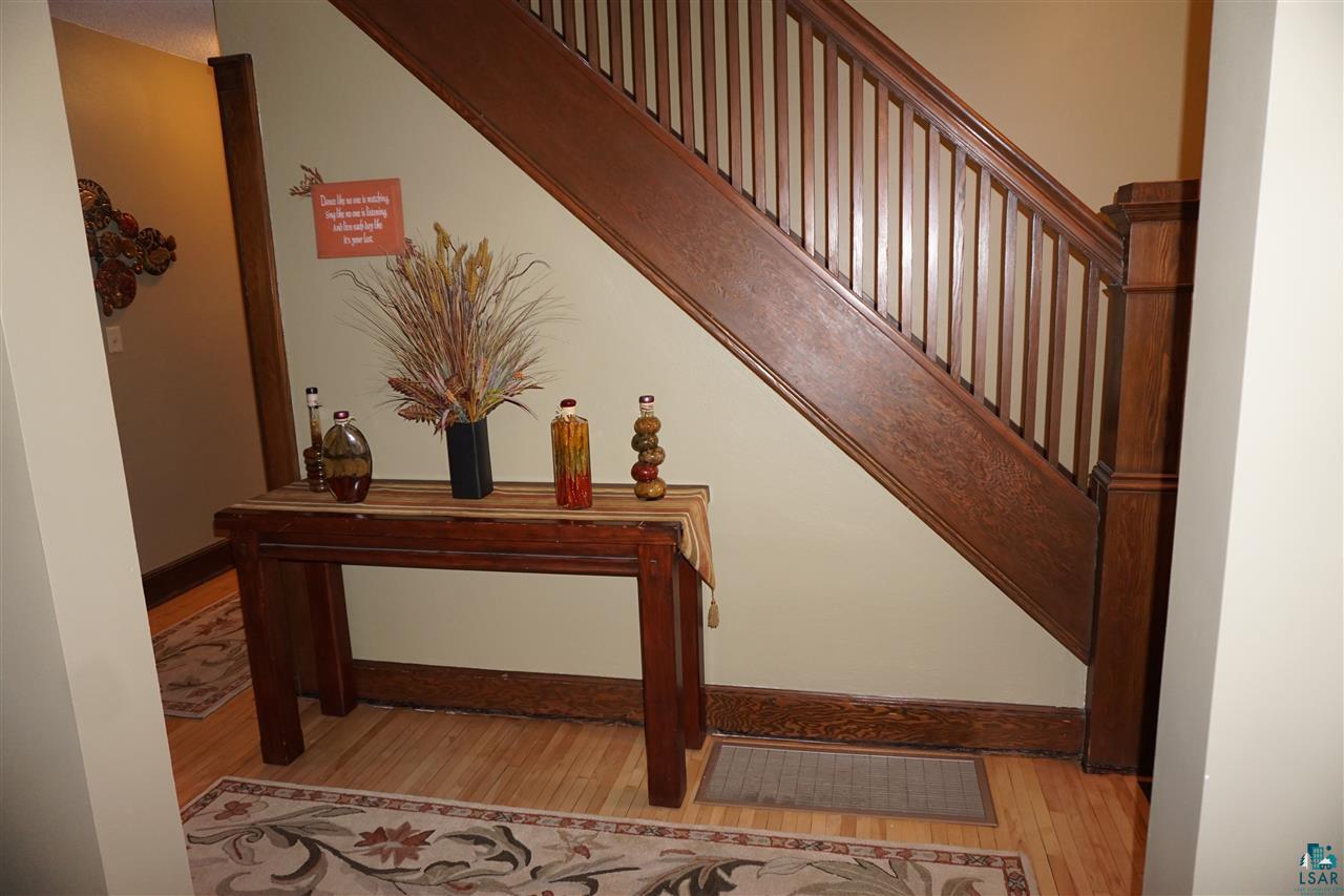 4601 Oneida Street Duluth, MN 55804 - Photo 13 of 21 Natural WoodWork