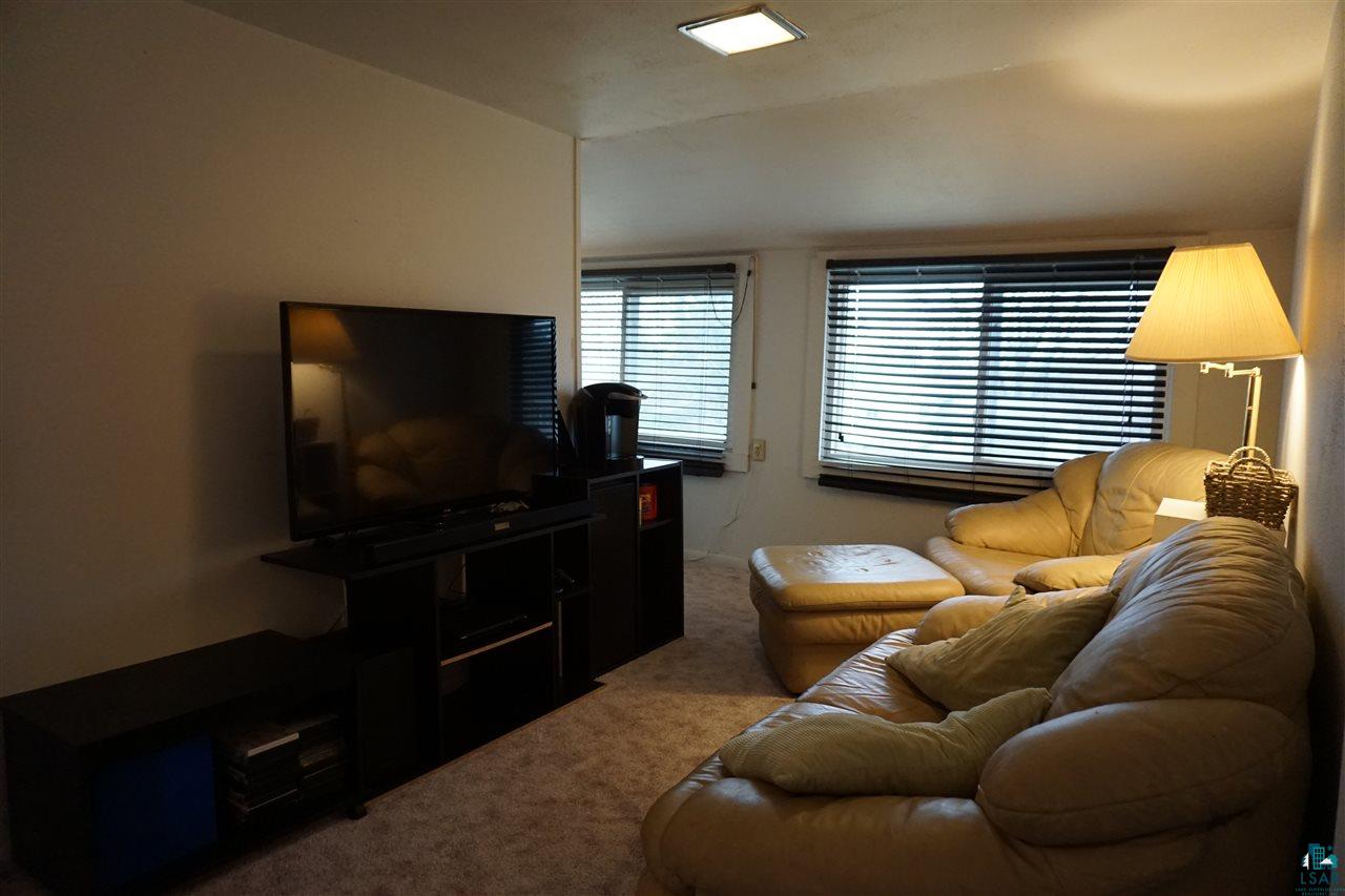 4601 Oneida Street Duluth, MN 55804 - Photo 15 of 21 Sitting Room or Den on the 2nd Floor