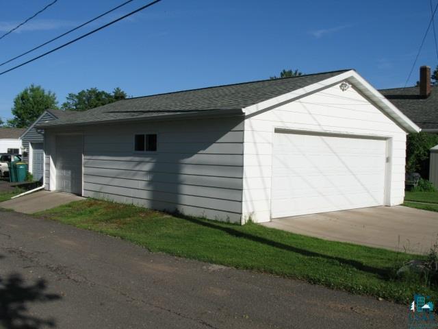 4601 Oneida Street Duluth, MN 55804 - Photo 2 of 21 3 Car 24x36 Built in 2004