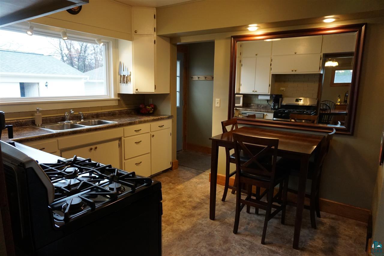 4601 Oneida Street Duluth, MN 55804 - Photo 4 of 21 Recently Updated!