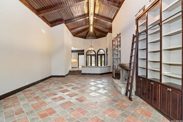 a view of entryway