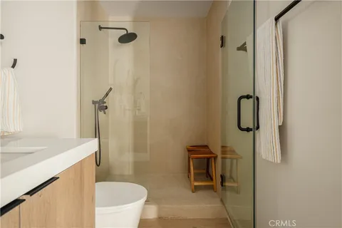 $1,675,000 | 3950 Franklin Avenue, Los Angeles, CA 90027