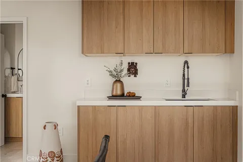 $1,675,000 | 3950 Franklin Avenue, Los Angeles, CA 90027