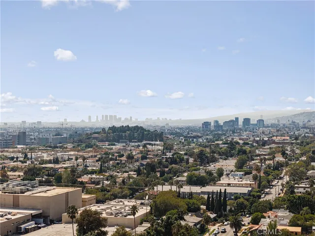 $1,675,000 | 3950 Franklin Avenue, Los Angeles, CA 90027