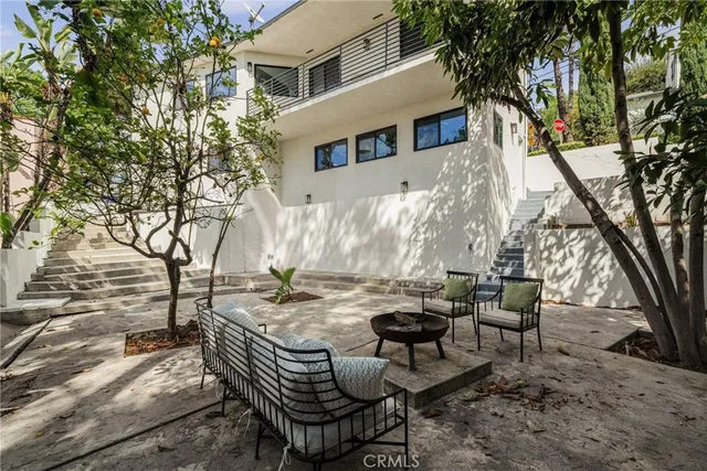 $1,675,000 | 3950 Franklin Avenue, Los Angeles, CA 90027