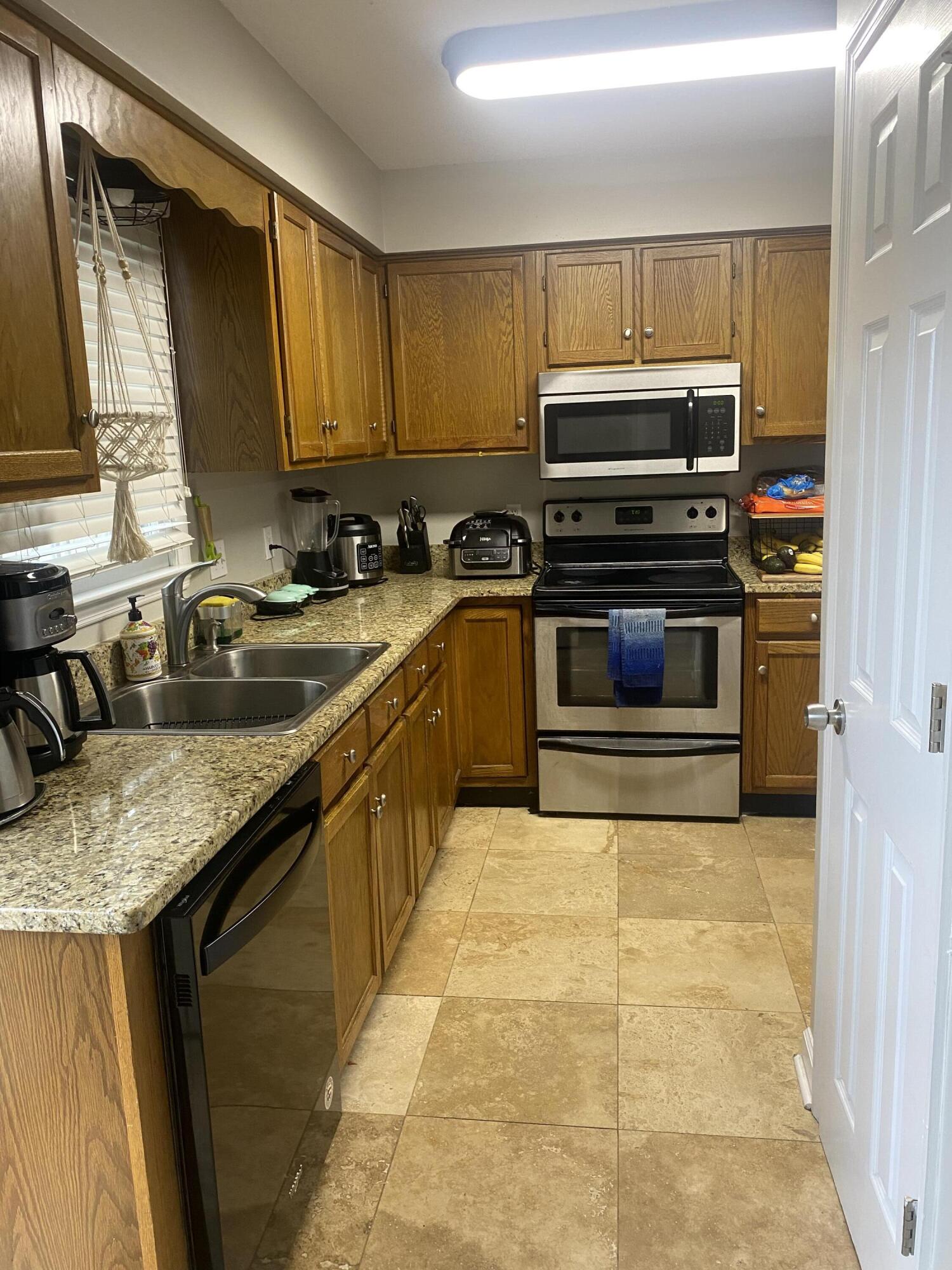 317 McBrien Road, Unit 6 Chattanooga, TN 37411 - Photo 5 of 18 IMG_1525