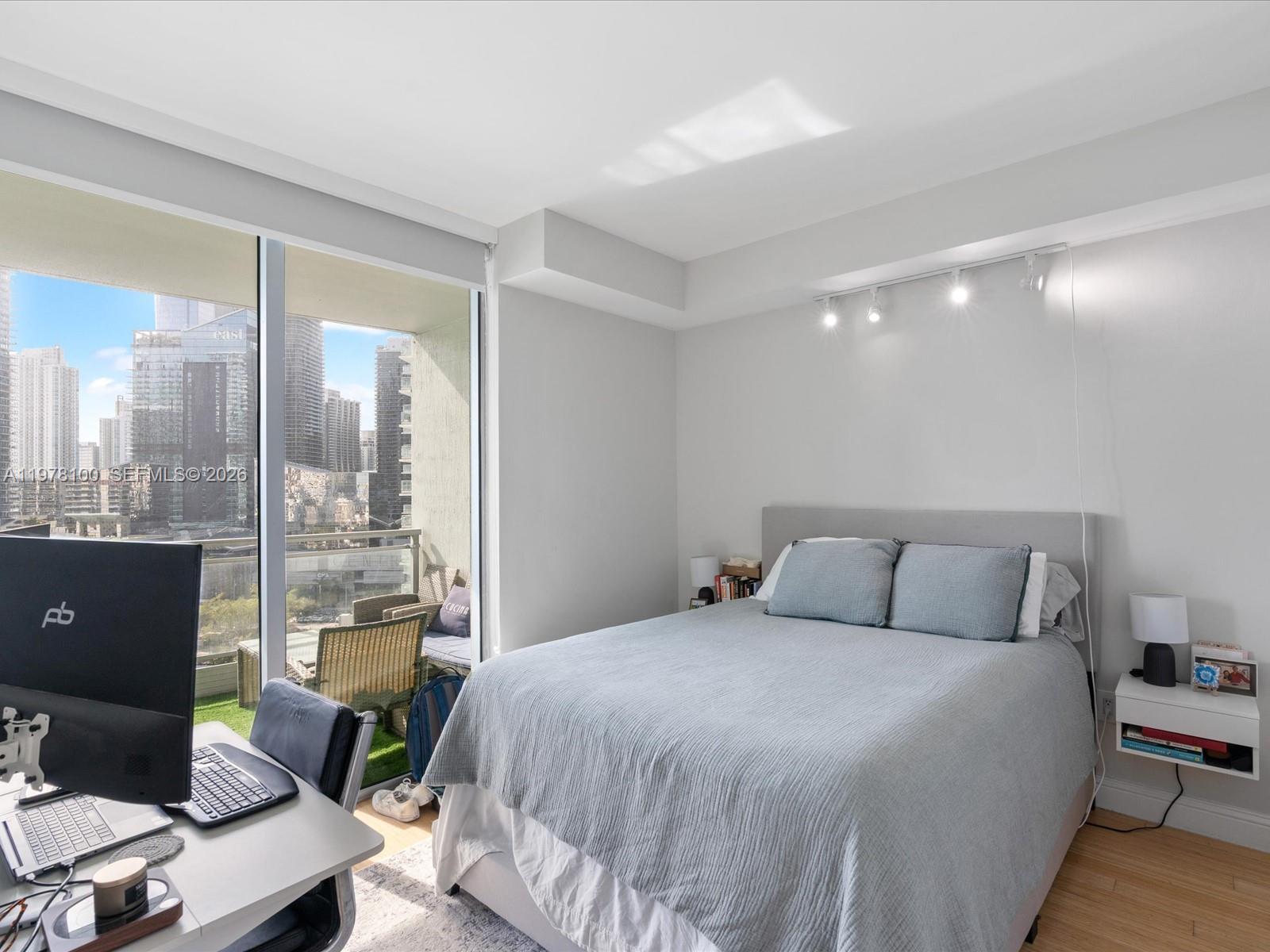 90 Southwest 3rd Street, Unit 2015 Miami, FL 33130 - Photo 26 of 70