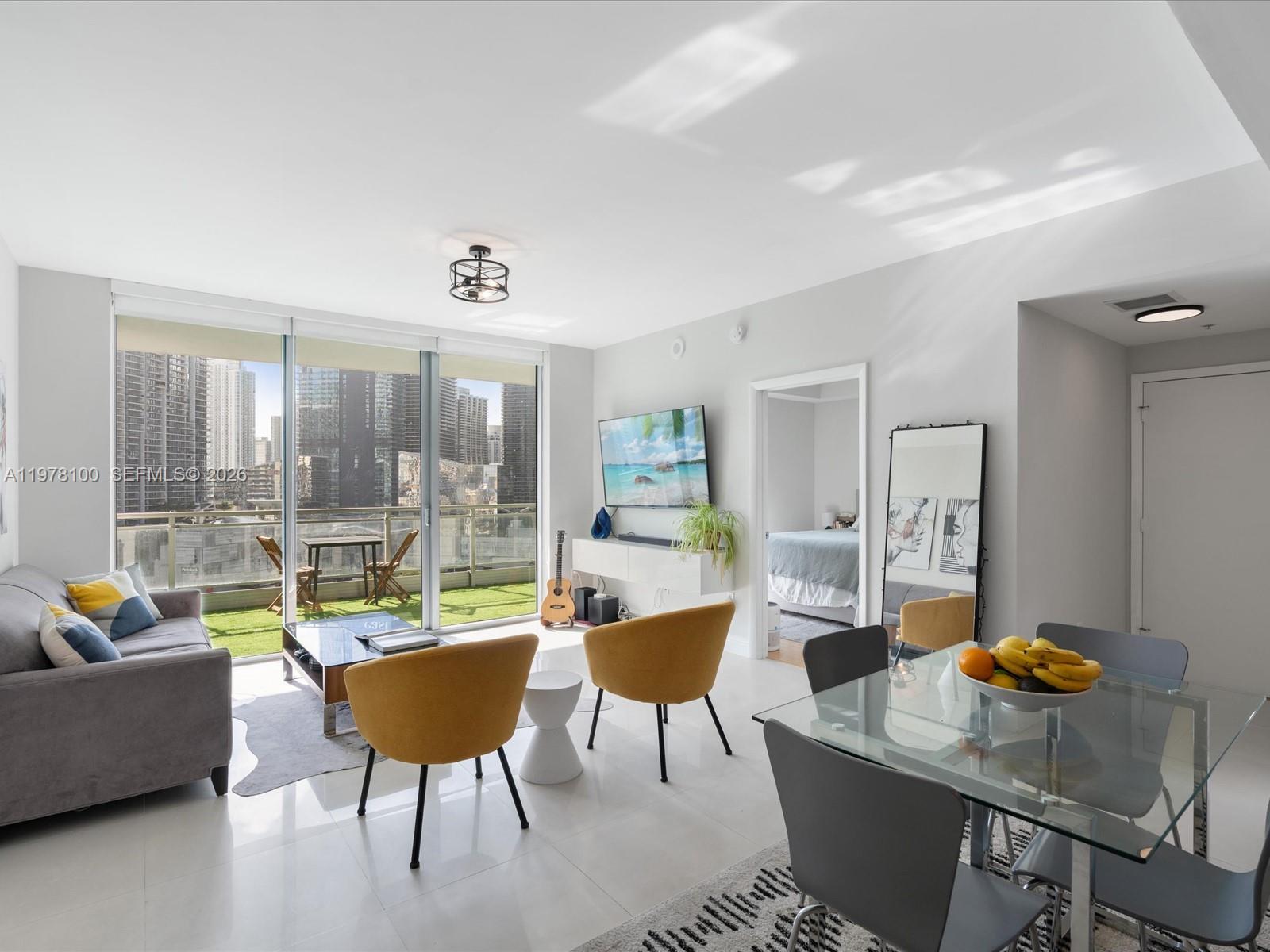 90 Southwest 3rd Street, Unit 2015 Miami, FL 33130 - Photo 3 of 70