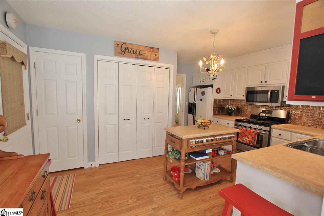 462 North Barton Road Taylors, SC 29687 - Photo 11 of 36 Gallery Image 11