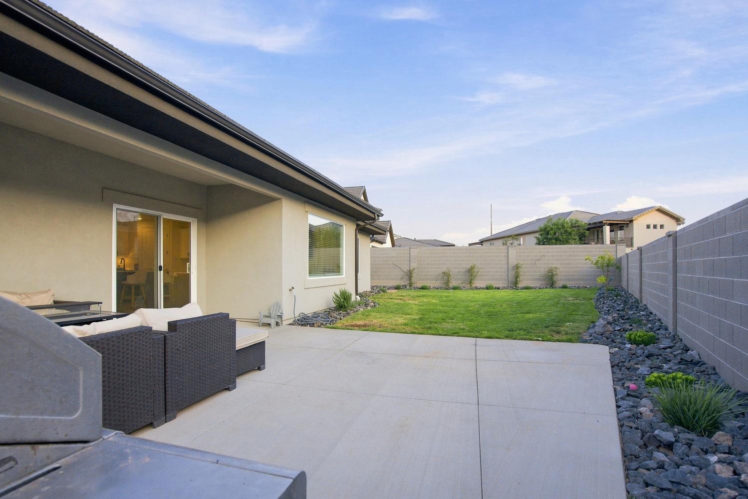 357 Firerock Way Hurricane, UT 84737 - Photo 17 of 19 017-002-Covered Patio-1500x1000