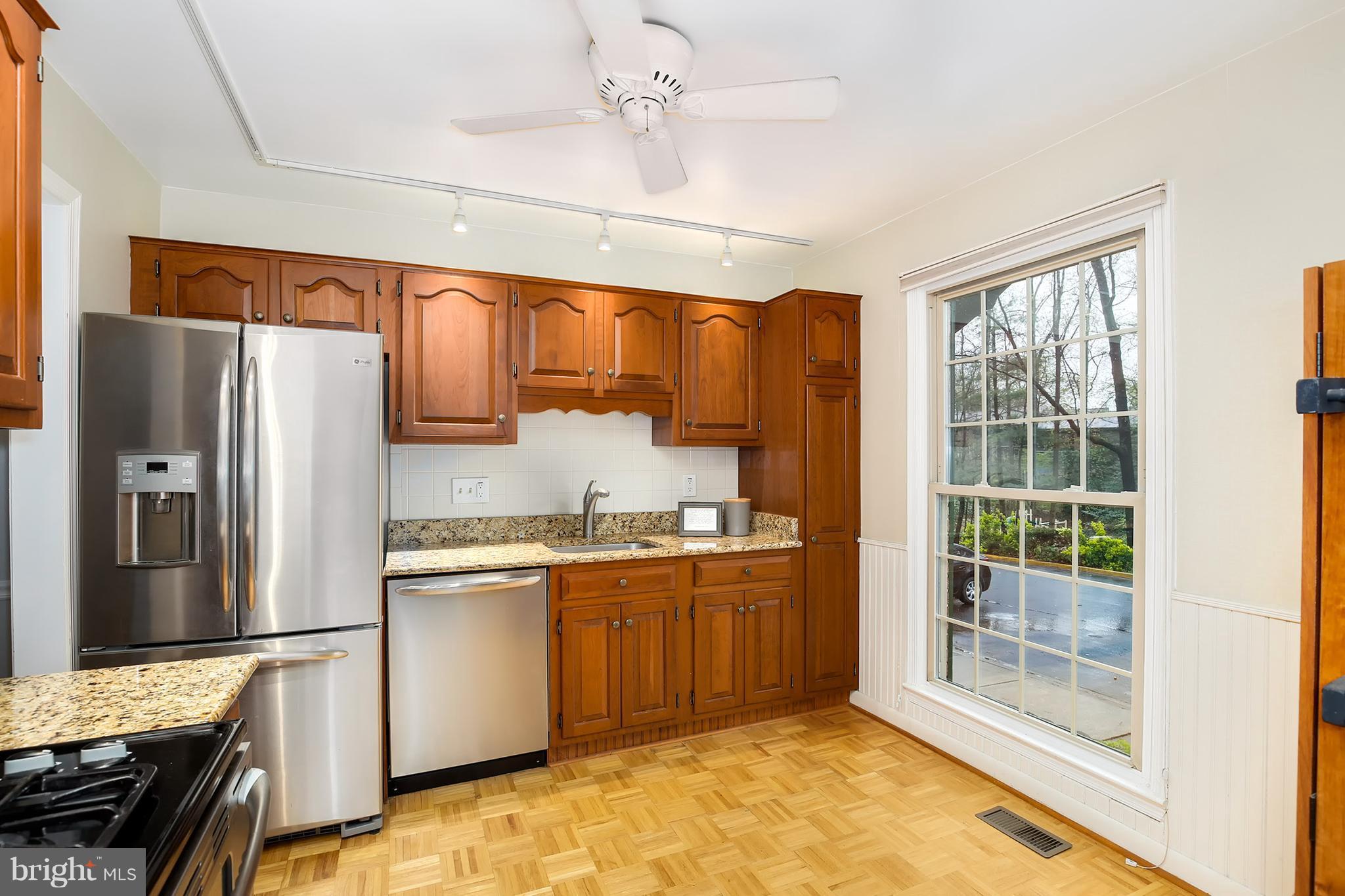 1516 Chatham Colony Court Reston, VA 20190 - Photo 11 of 30 Kitchen