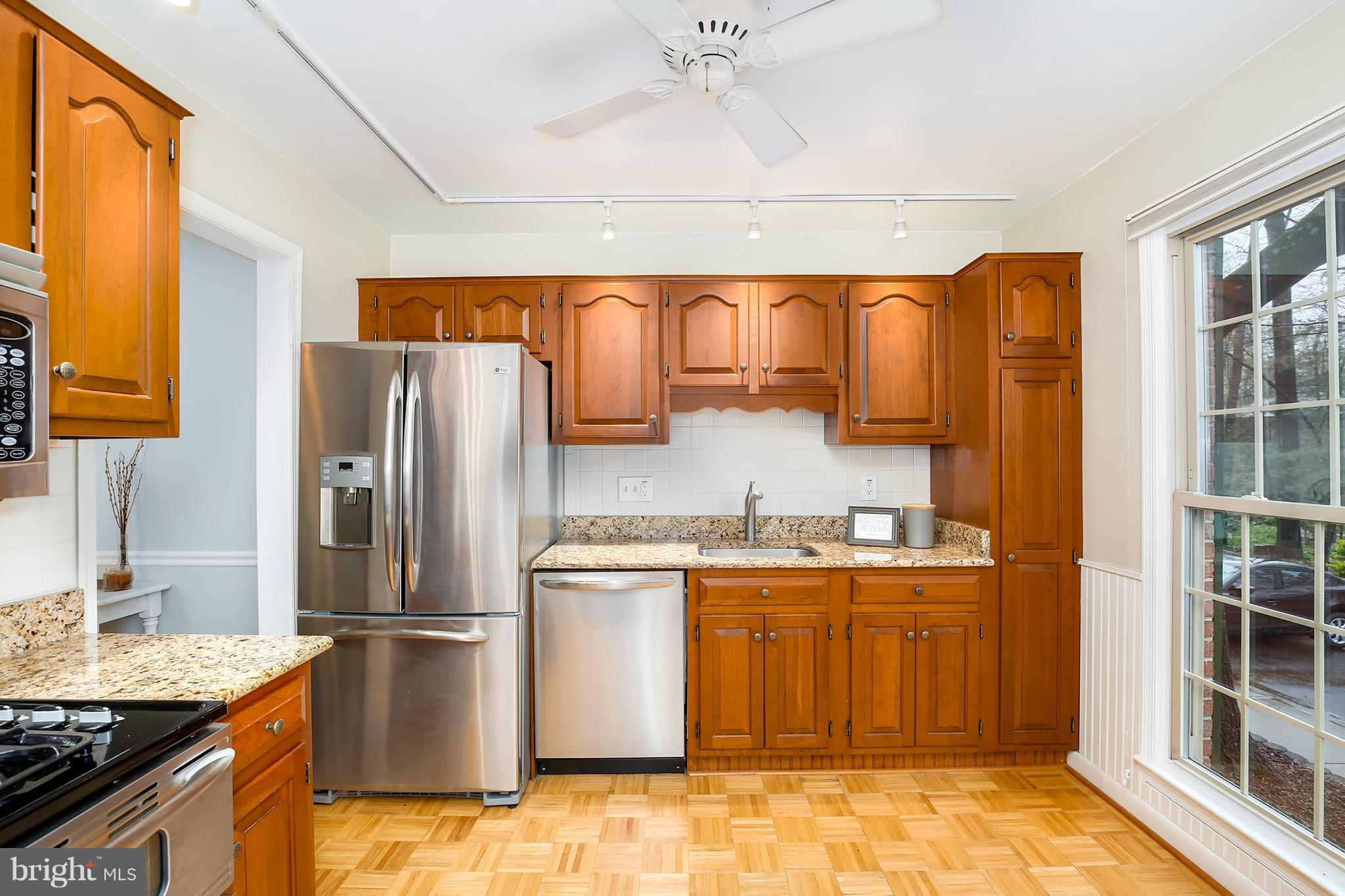 1516 Chatham Colony Court Reston, VA 20190 - Photo 12 of 30 Kitchen