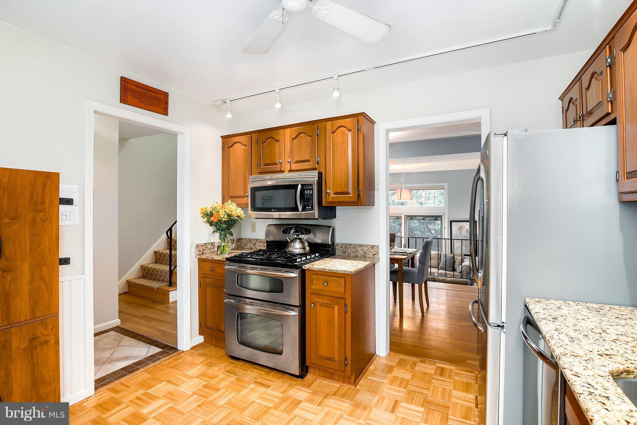 1516 Chatham Colony Court Reston, VA 20190 - Photo 13 of 30 Kitchen