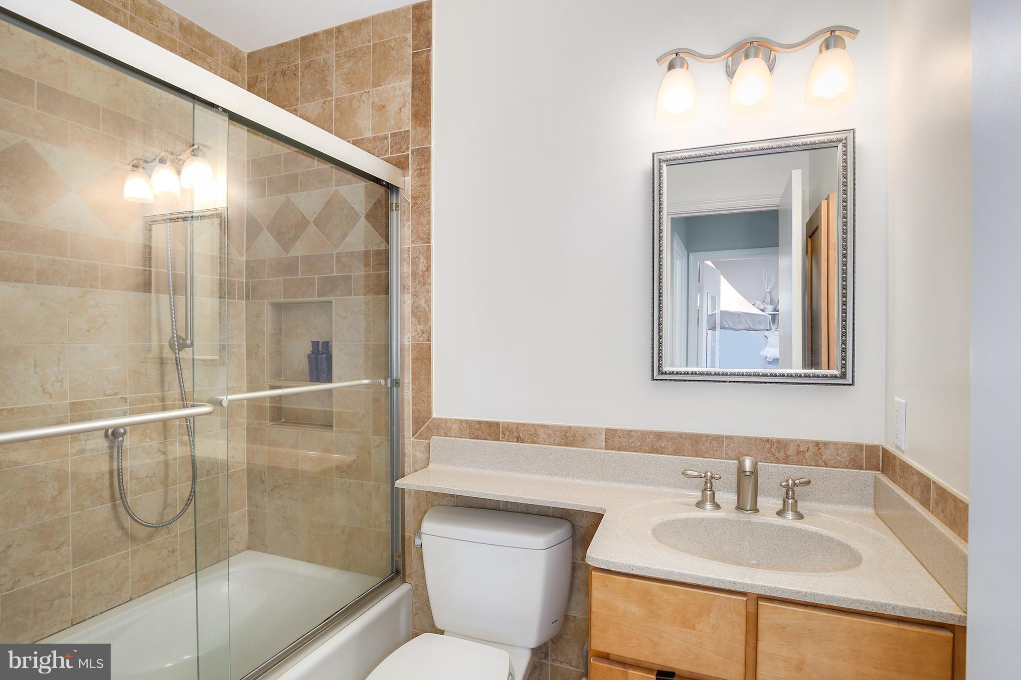 1516 Chatham Colony Court Reston, VA 20190 - Photo 18 of 30 Bath