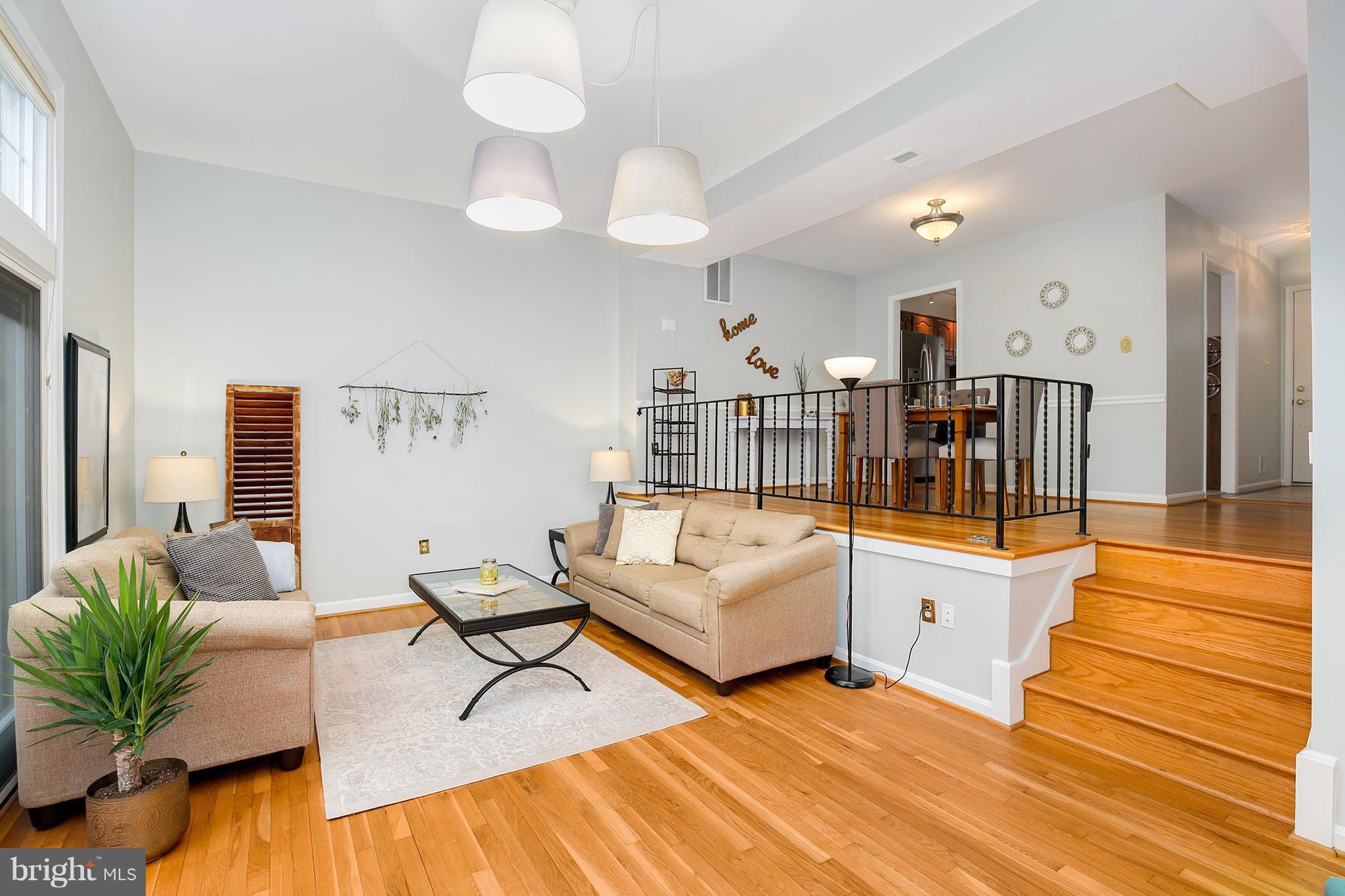 1516 Chatham Colony Court Reston, VA 20190 - Photo 7 of 30 Living Room